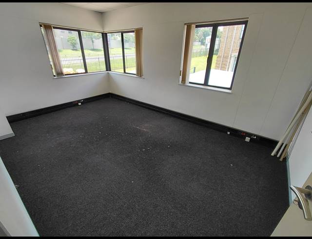 279M² OFFICE TO LET IN BRYANSTON